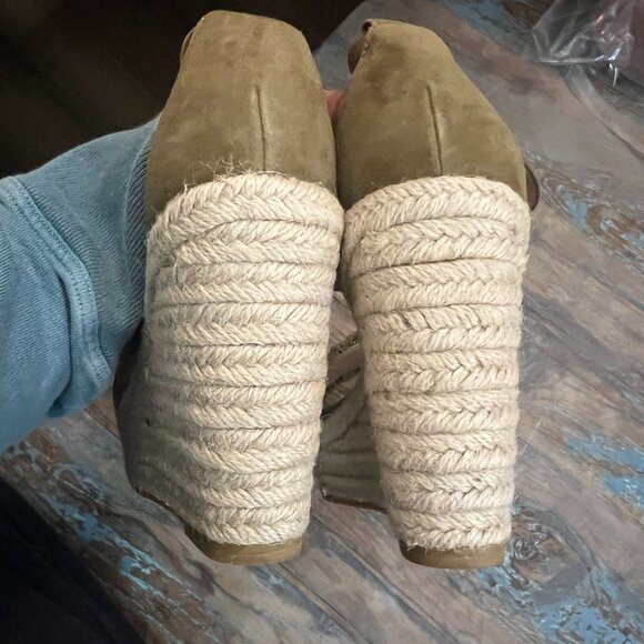 NWOT Pelle Moda Green Suede 4” Wedges, SZ 8.5 - Picture 5 of 6